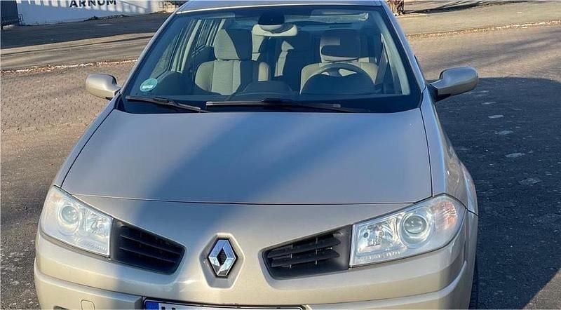 Gold Gebraucht 2008 Renault Mégane II Limousine | 2.450 € (Fairer Preis) - Bild 1/4