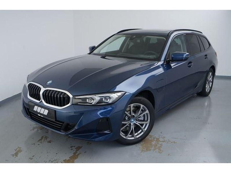Gebraucht BMW 320e 204 PS (150 kW) 2024 Phytonicblau metallic (metallic) Limousine