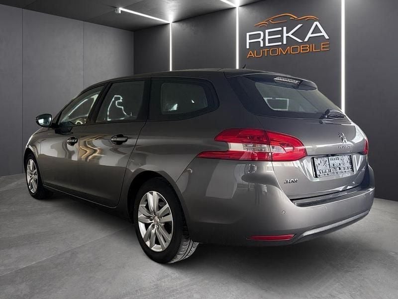 Gebraucht Peugeot 308 SW Active 120 PS (88 kW) 2016 Grau Kombi