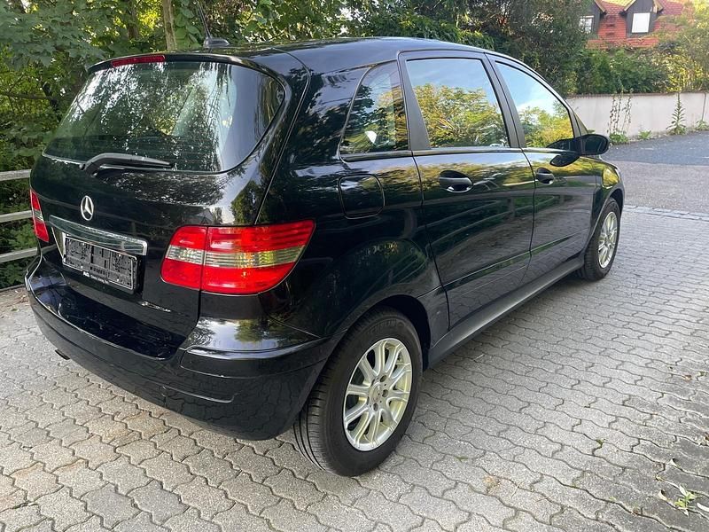 Gebraucht Mercedes B150 107 PS (78 kW) 2005 Schwarz Van / Kleinbus