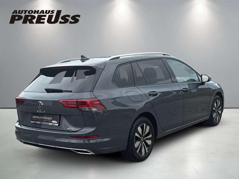 Gebraucht VW Golf VIII Move 150 PS (110 kW) 2023 Delfingrau metallic Kombi