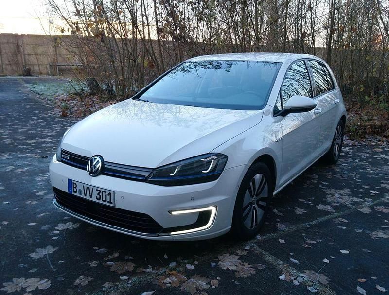 Weiß Gebraucht 2014 VW e-Golf Kleinwagen | 8.887 € (Fairer Preis) - Bild 1/4