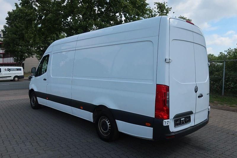Używany Mercedes Sprinter 150 KM (110 kW) 2021 Biały Van