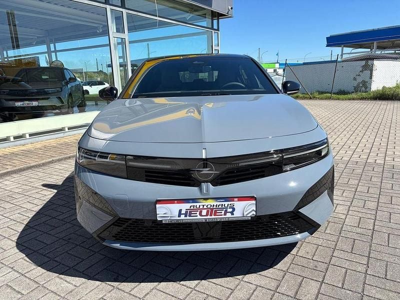Neu Opel Astra 136 PS (100 kW) 2026 Grafik grau Limousine