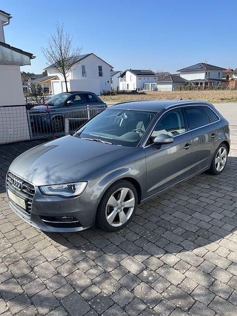 Gebraucht Audi A3 Ambition 150 PS (110 kW) 2015 Grau Limousine