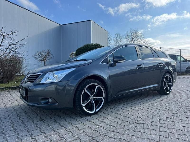 Gebraucht Toyota Avensis 147 PS (108 kW) 2009 Grau Kombi