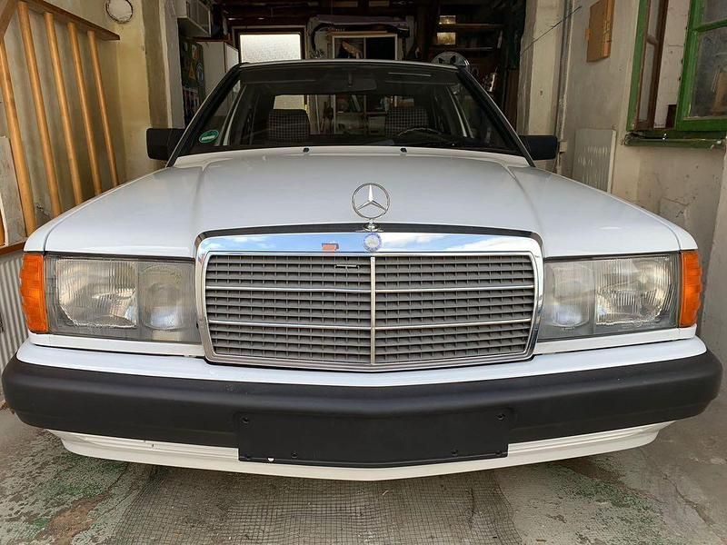 Weiß Gebraucht 1992 Mercedes 190 Limousine | 7.500 € - Bild 1/4