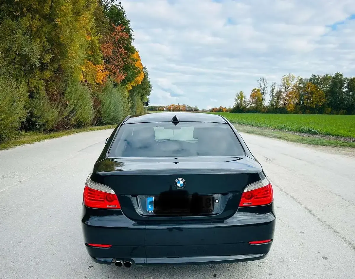 Gebraucht BMW 525 197 PS (144 kW) 2007 Schwarz Limousine