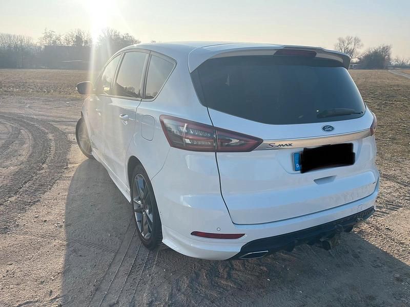 Gebraucht Ford S-MAX ST-Line 190 PS (139 kW) 2019 Weiß Van / Kleinbus