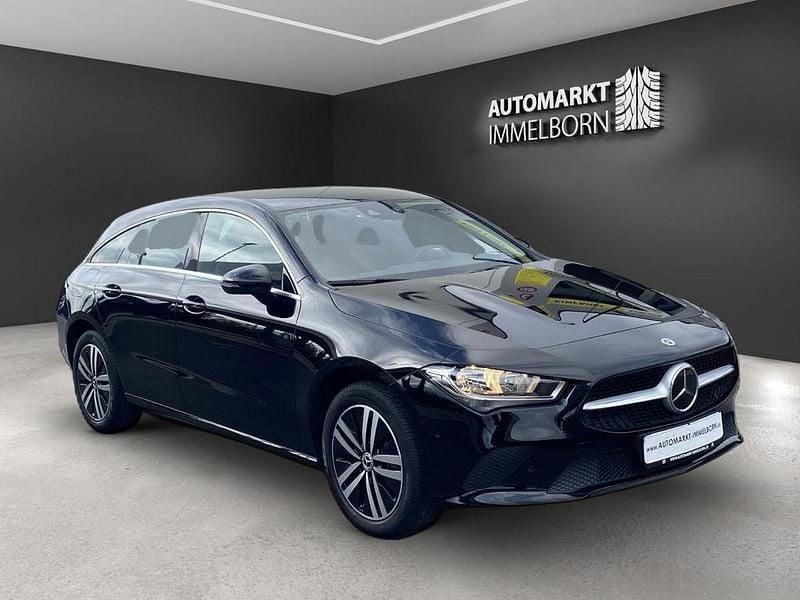Schwarz Gebraucht 2022 Mercedes CLA250e Limousine | 24.400 € (Superpreis) - Bild 1/4