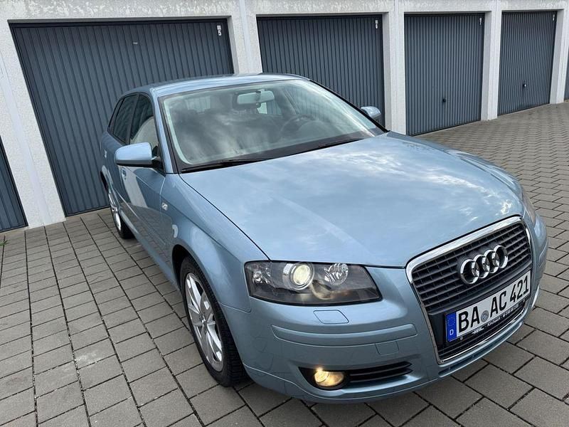 Second-hand Audi A3 Attraction 102 CP (75 kW) 2007 Albastru Hatchback