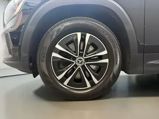 Gebraucht Mercedes GLB200 Advanced 150 PS (110 kW) 2024 Nachtschwarz SUV