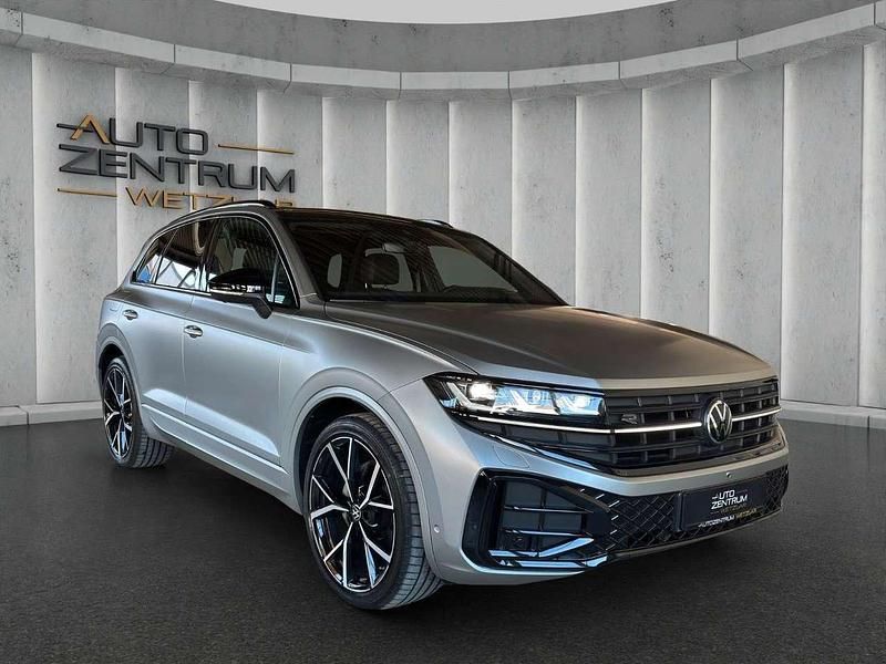 Chilirot metallic Gebraucht 2024 VW Touareg Style SUV | 74.990 € (Fairer Preis) - Bild 1/4