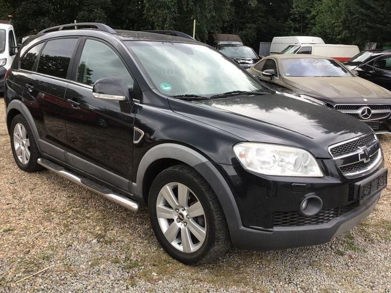 Schwarz Gebraucht 2009 Chevrolet Captiva SUV | 3.999 € (Etwas zu teuer) - Bild 1/4