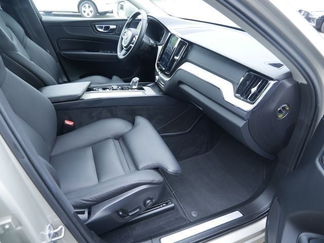 Gebraucht Volvo XC60 Inscription 392 PS (288 kW) 2019 Beige / luminous sand (metallic) SUV