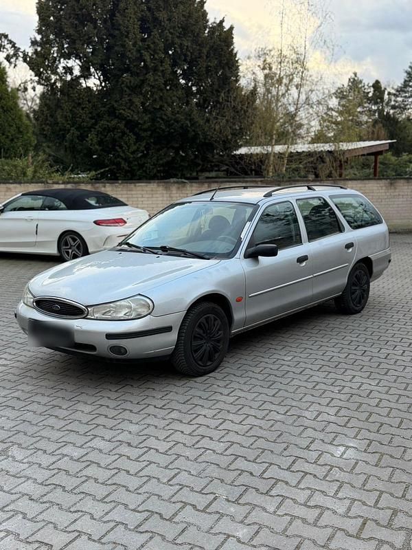 Gebraucht Ford Mondeo 131 PS (96 kW) 1999 Silber Kombi