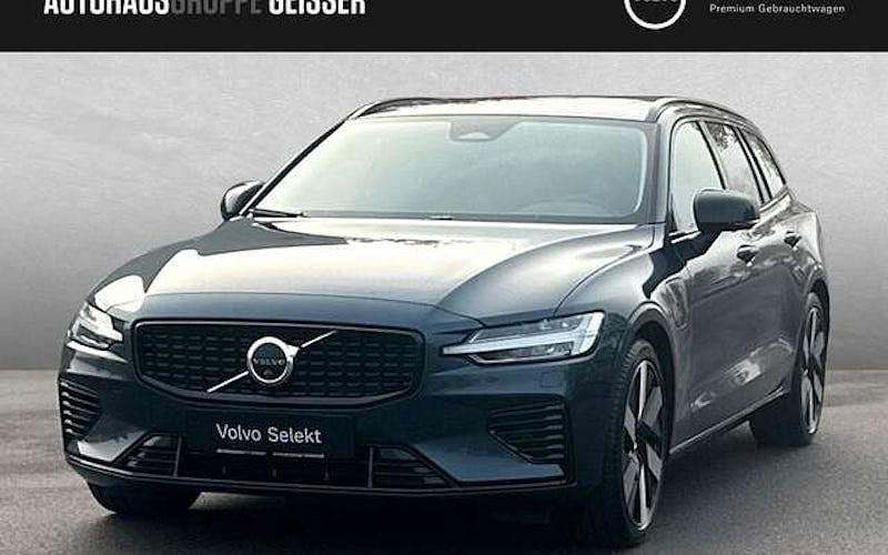 Blau Gebraucht 2025 Volvo V60 Plus Kombi | 43.750 € (Fairer Preis) - Bild 1/4