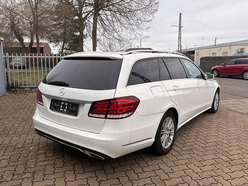 Second-hand Mercedes E200 184 CP (135 kW) 2013 Alb Break