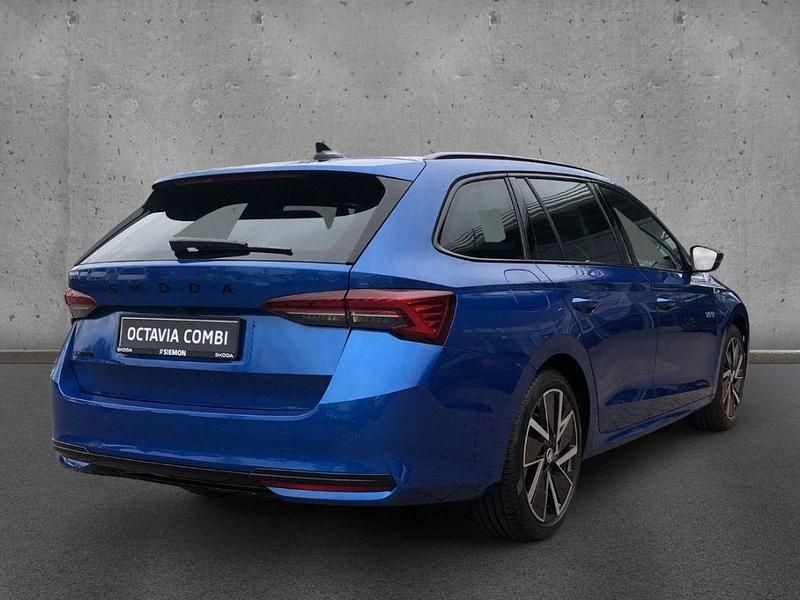 Gebraucht Skoda Octavia SportLine 150 PS (110 kW) 2024 Blau Kombi