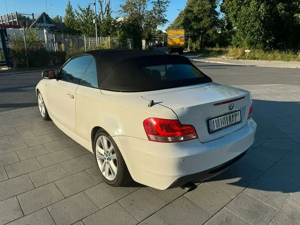 Gebraucht BMW 123 Cabriolet M Sport 204 PS (150 kW) 2011 Weiß Cabrio