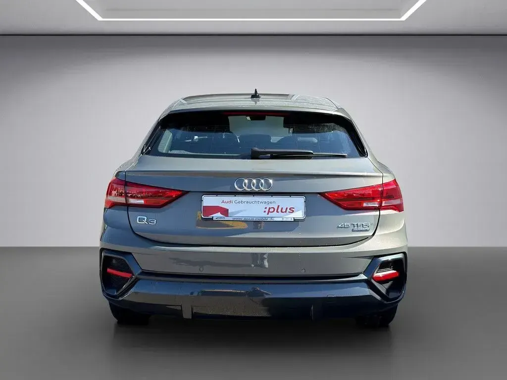 Gebraucht Audi Q3 Sportback Basis 245 PS (180 kW) 2022 Chronosgrau SUV