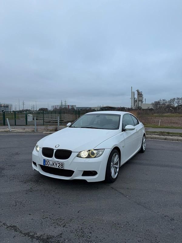 Gebraucht BMW 320 M Sport 170 PS (125 kW) 2008 Weiß Coupé