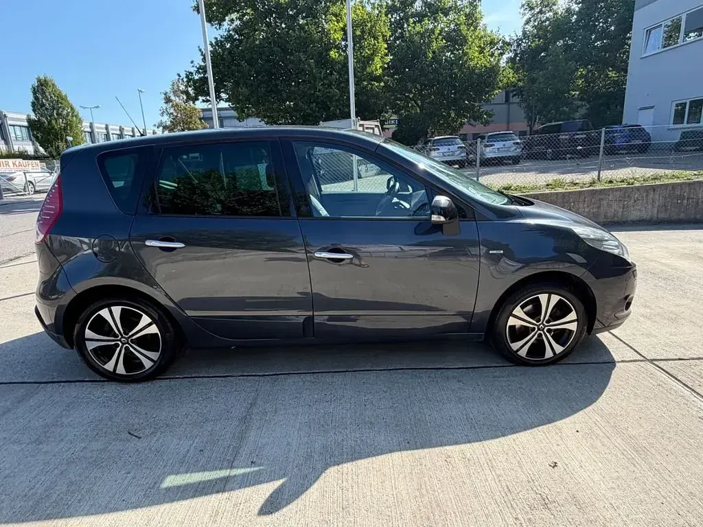 Gebraucht Renault Scénic III Bose Edition 110 PS (80 kW) 2011 Grau Van / Kleinbus