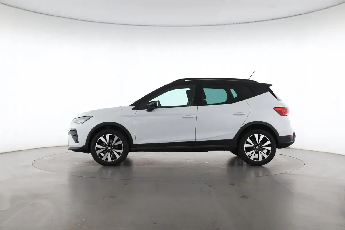 Neu Seat Arona FR 116 PS (85 kW) 2026 Glacial weiss / midnight SUV