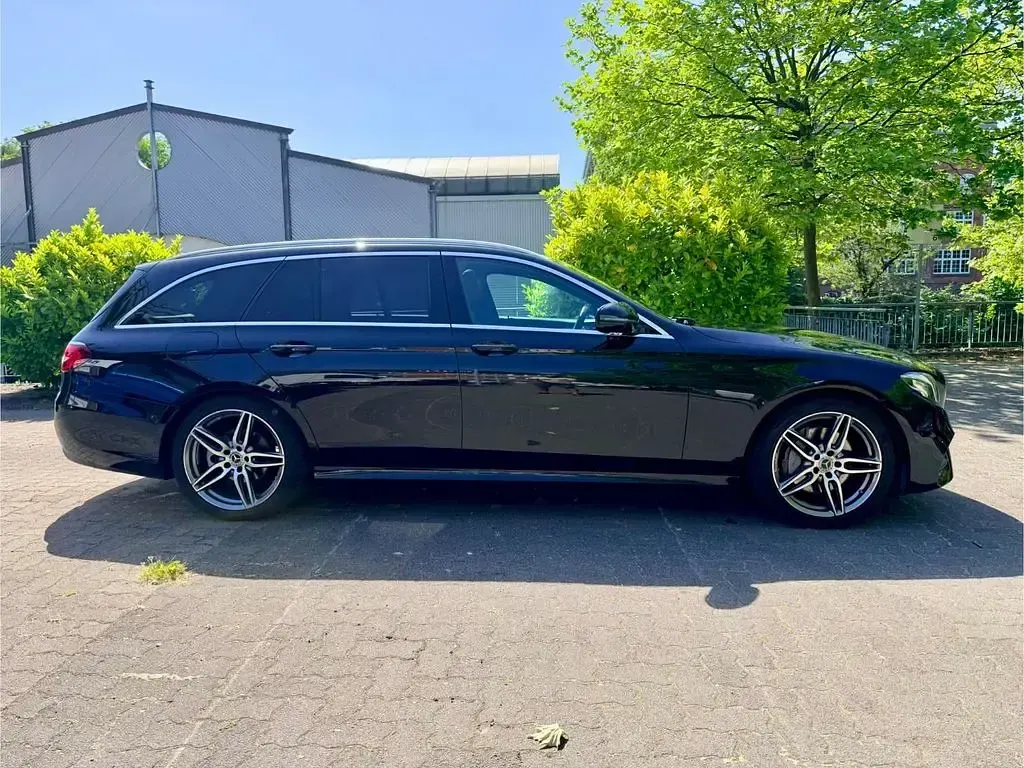 Usado Mercedes E220 Avantgarde 194 CV (142 kW) 2019 Negro Berlina