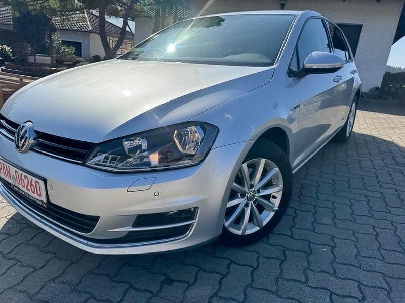 Gebraucht VW Golf VII LOUNGE 110 PS (80 kW) 2015 Silber Limousine