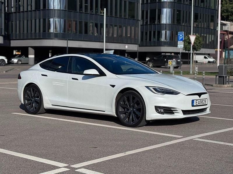 Weiß Gebraucht 2018 Tesla Model S Limousine | 24.200 € (Superpreis) - Bild 1/4