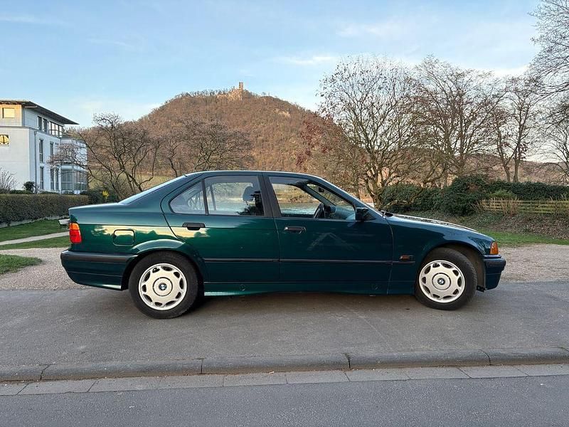 Gebraucht BMW 316 102 PS (75 kW) 1995 Grün Limousine