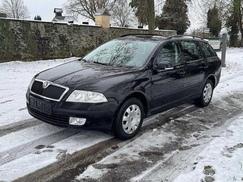 Schwarz Gebraucht 2008 Skoda Octavia Team Edition Kombi | 3.999 € (Fairer Preis) - Bild 1/4