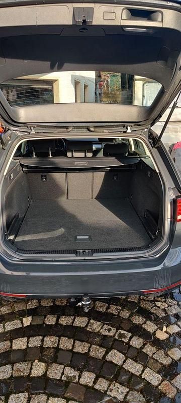 Gebraucht VW Passat Trendline 125 PS (91 kW) 2018 Grau Kombi