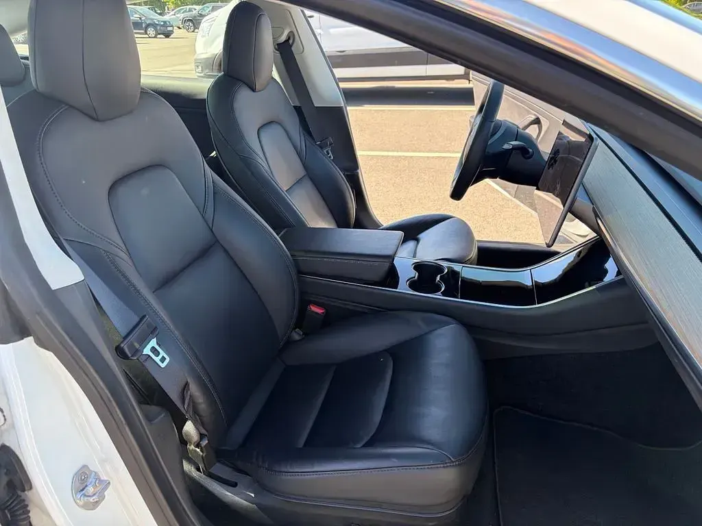 Gebraucht Tesla Model 3 RWD 239 kW (325 PS) 2020 Weiß Limousine