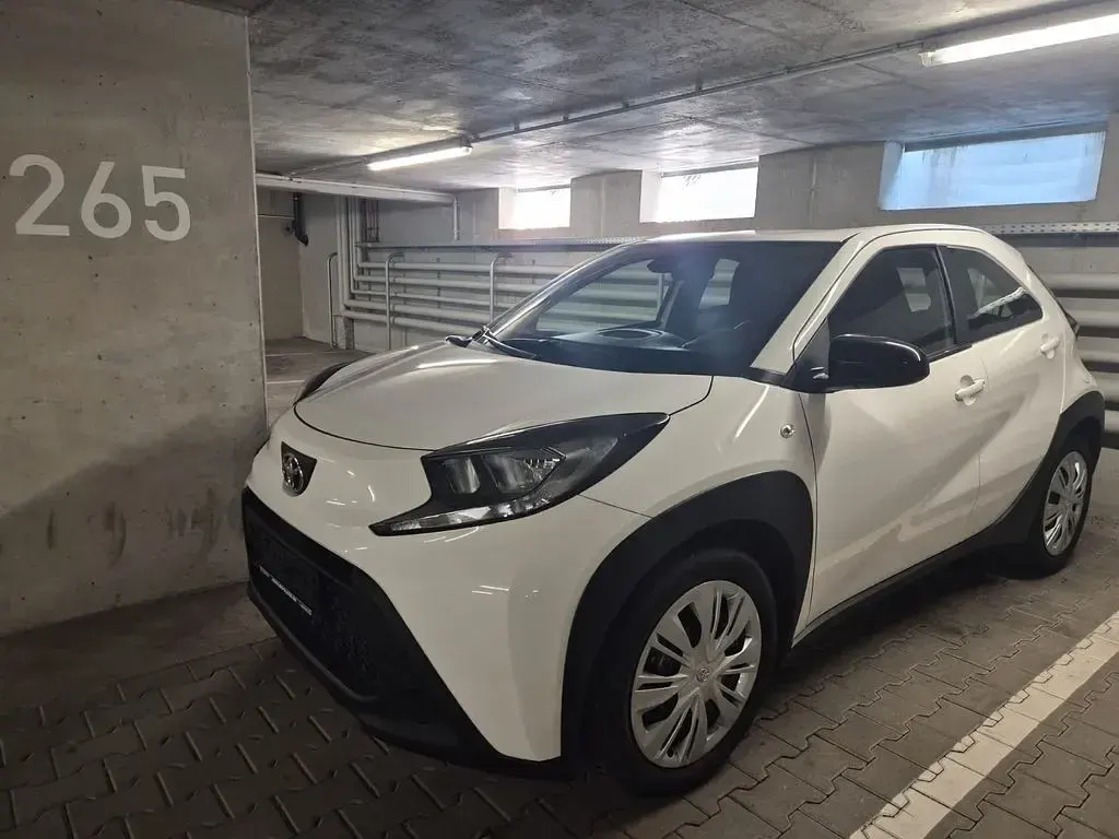 Gebraucht Toyota Aygo X X-play 72 PS (52 kW) 2025 Weiß SUV