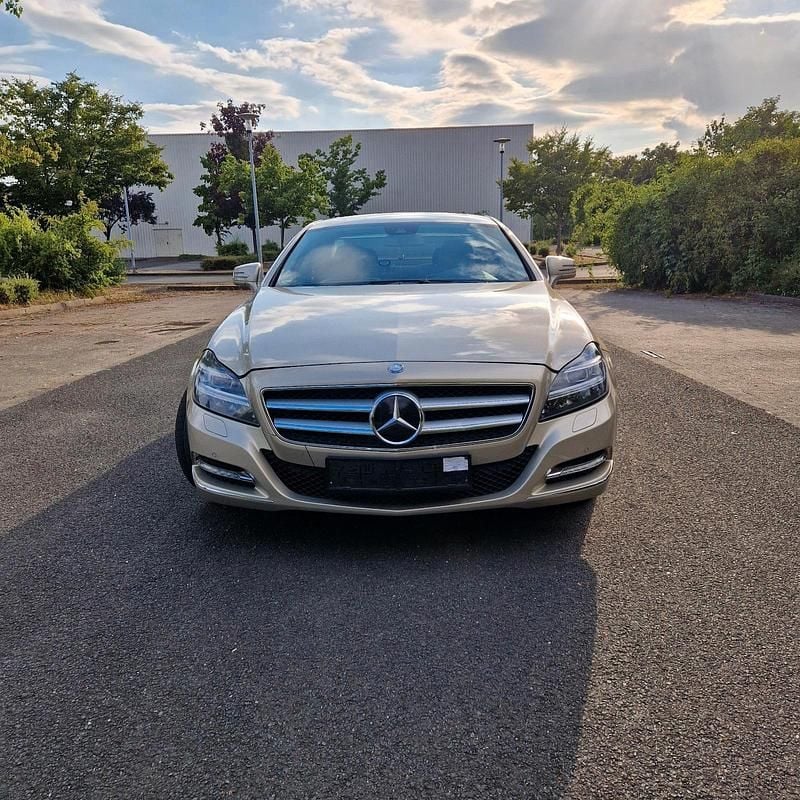 Gebraucht Mercedes CLS350 265 PS (194 kW) 2011 Gold Limousine