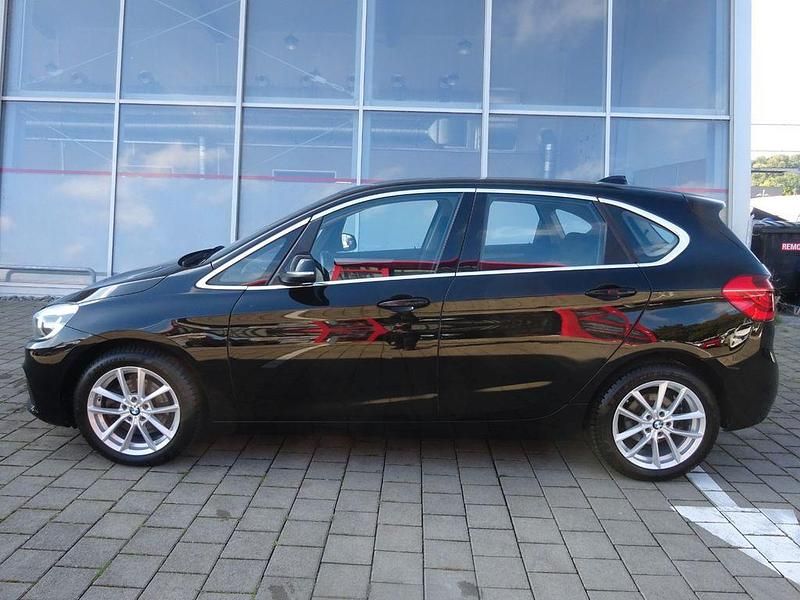 Schwarz Gebraucht 2016 BMW 218 Advantage Kombi | 13.380 € (Fairer Preis) - Bild 1/4