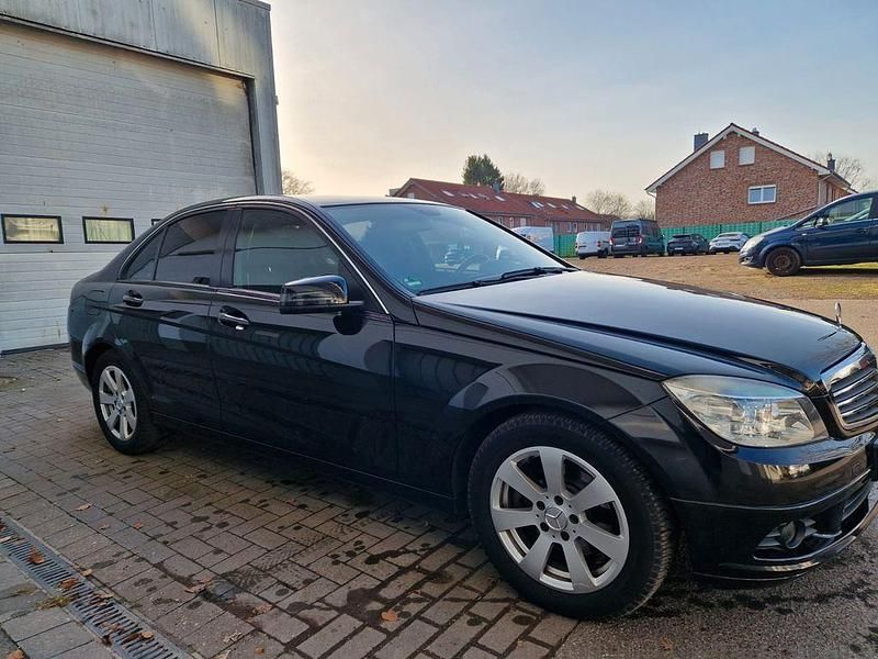 Gebraucht Mercedes C180 156 PS (114 kW) 2010 Schwarz Limousine