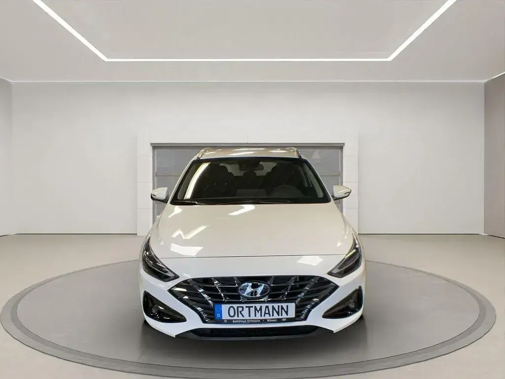 Gebraucht Hyundai i30 Turbo 160 PS (117 kW) 2024 Serenity white / mic Kombi