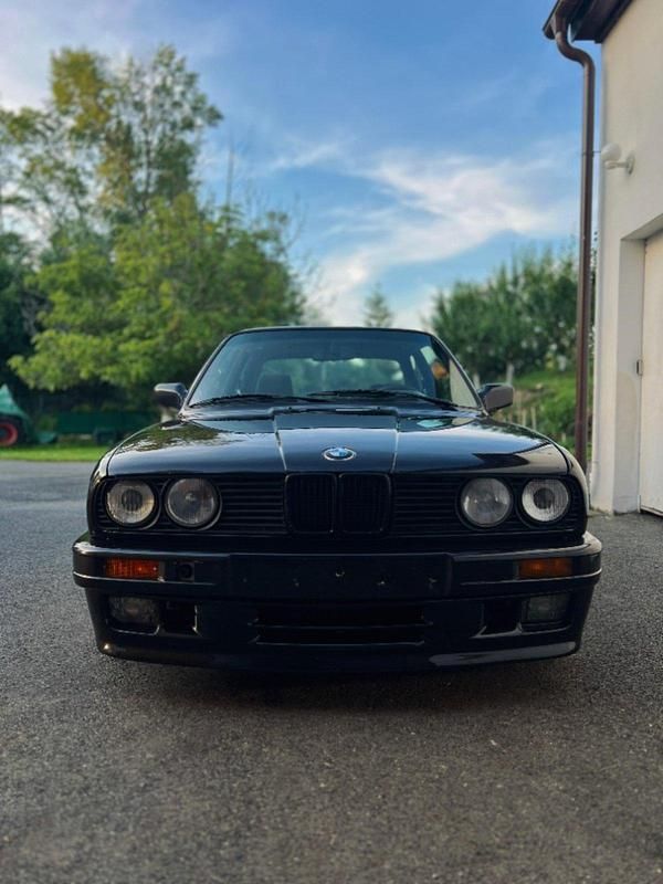 Schwarz Gebraucht 1988 BMW 325 M Sport Coupé | 24.000 € - Bild 1/4