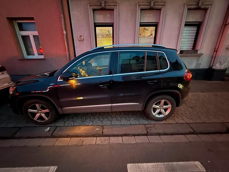 Gebraucht VW Tiguan 155 PS (114 kW) 2016 Schwarz SUV