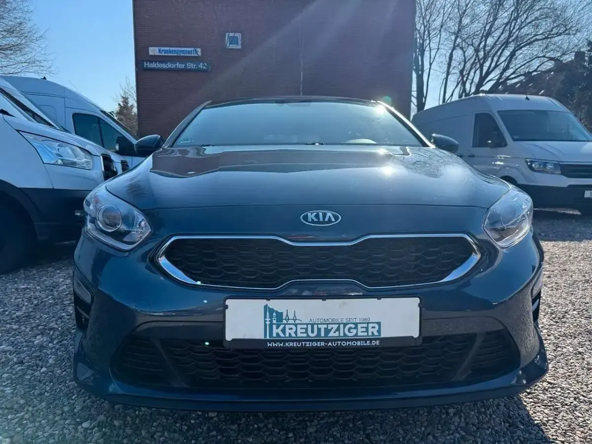 Gebraucht Kia Ceed 136 PS (100 kW) 2021 Blau Kleinwagen