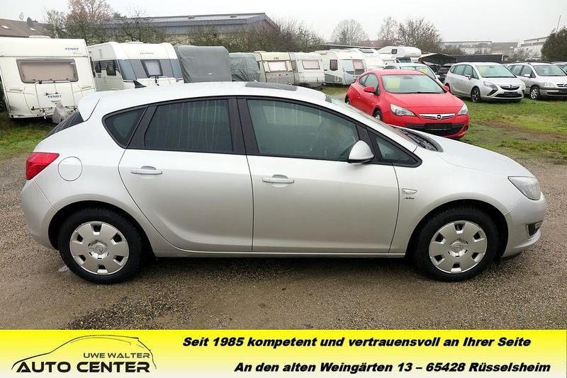 Gebraucht Opel Astra Active 140 PS (102 kW) 2013 Silber Limousine