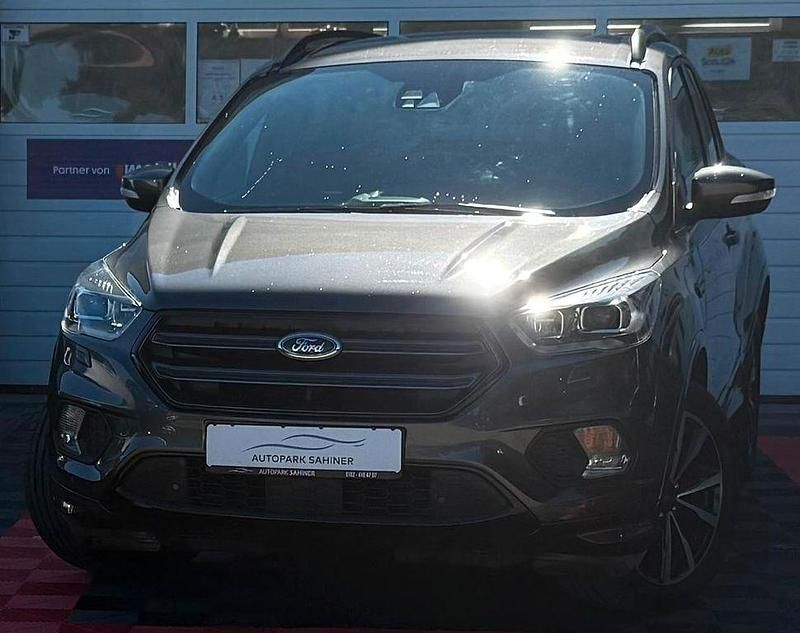 Magnetic Gebraucht 2019 Ford Kuga ST-Line SUV | 15.649 € (Guter Preis) - Bild 1/4