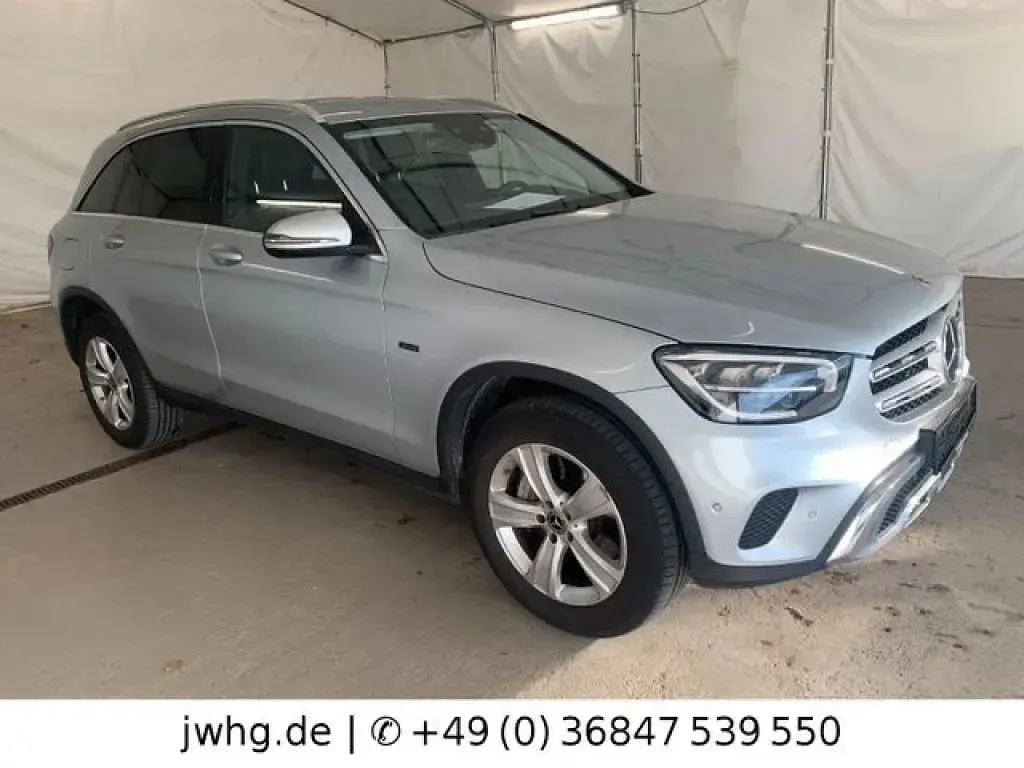 Second-hand Mercedes GLC300e 306 CP (225 kW) 2021 Argintiu SUV
