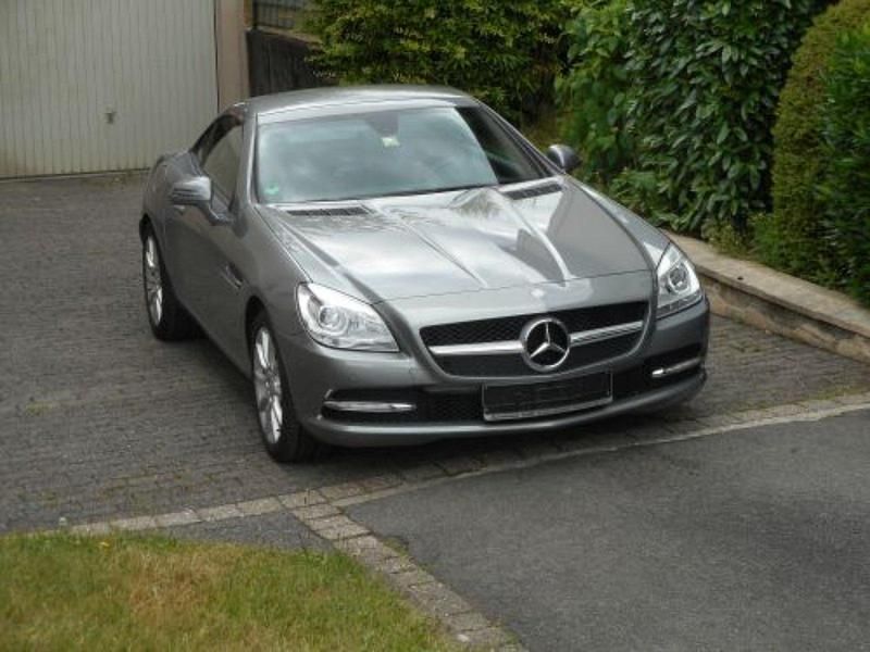 Grau Gebraucht 2012 Mercedes SLK200 Cabrio | 19.900 € (Fairer Preis) - Bild 1/4