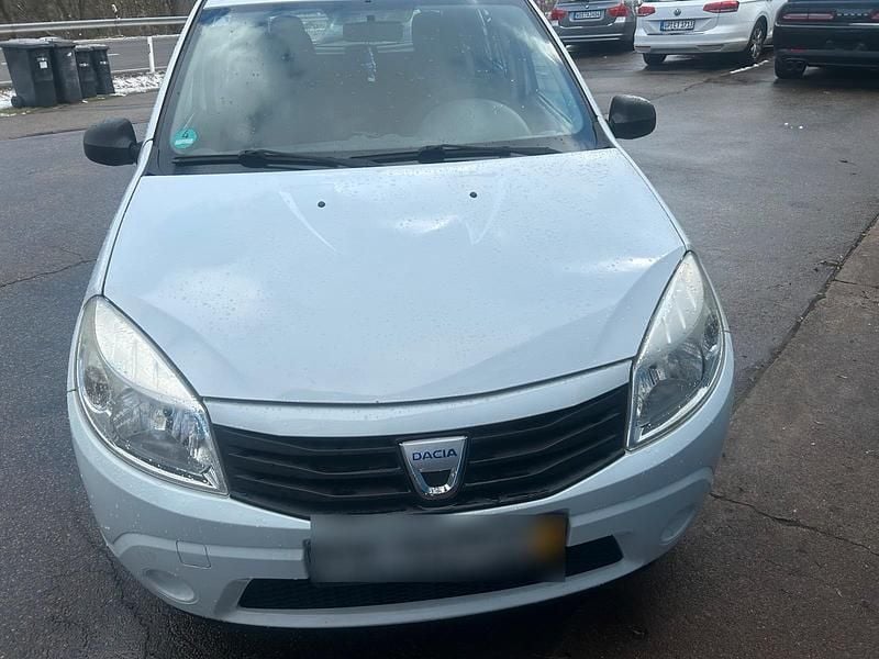 Gebraucht Dacia Sandero 75 PS (55 kW) 2009 Weiß Kleinwagen