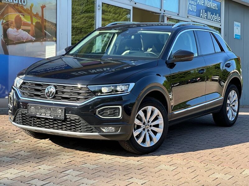Deep black pearlescent Gebraucht 2021 VW T-Roc Sport SUV | 21.600 € (Fairer Preis) - Bild 1/4