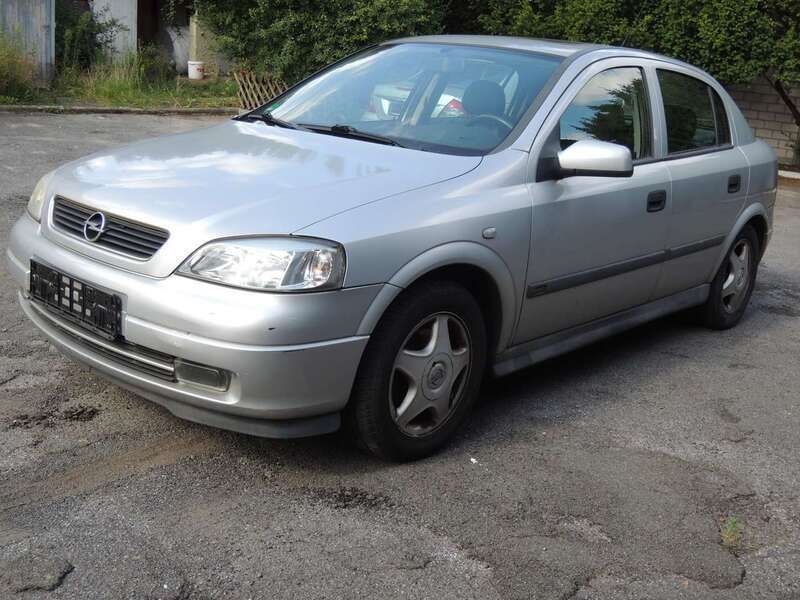 Grau Gebraucht 1999 Opel Astra Edition Limousine | 999 € (Superpreis) - Bild 1/4